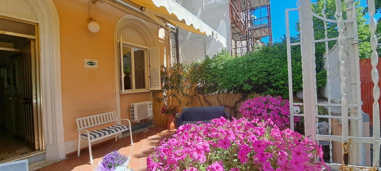 Hotel Canarco Виареджо Экстерьер фото